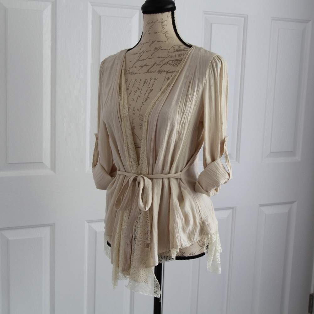 ☆CLEARANCE☆ AKIRA cream cardigan